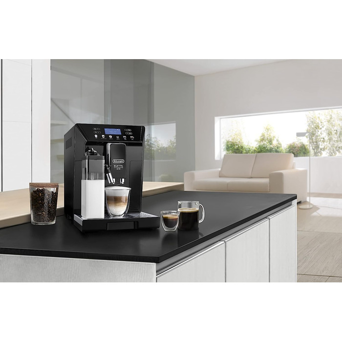 Кофемашина с системой подачи молока LatteCrema на 2 чашки, черная Eletta Evo De'Longhi