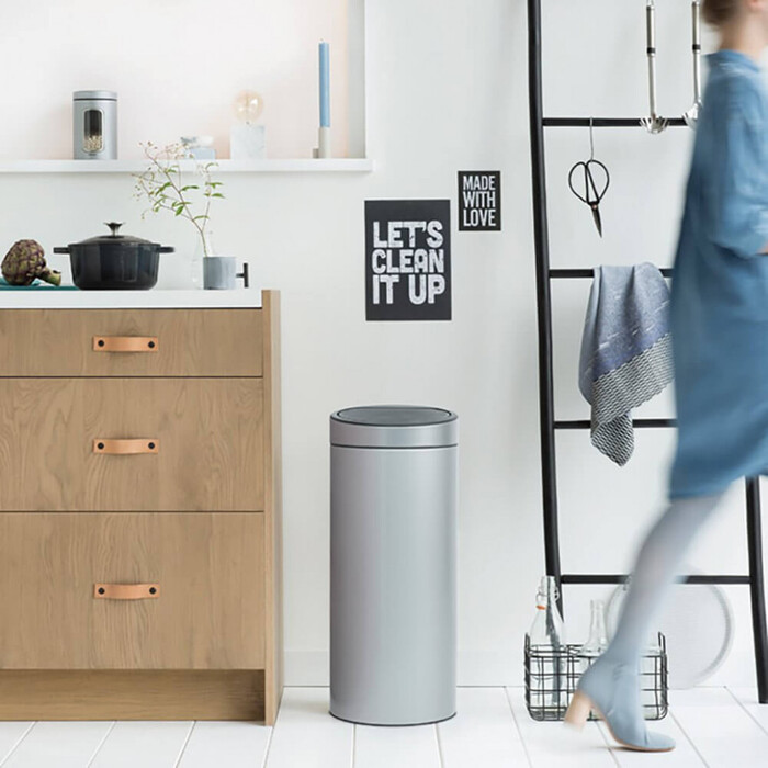 Мусорный бак 30 л серый металлик Touch Bin Brabantia